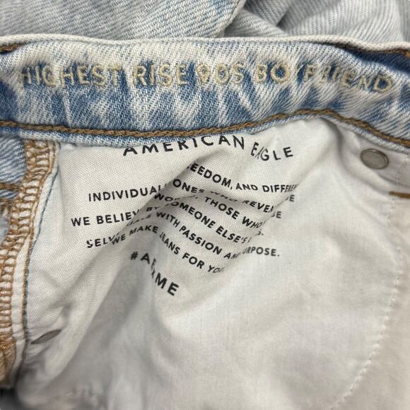 American Eagle Highest Rise 90s Boyfriend Lightwash Raw Hem Baggy Jeans sz 12 - Picture 15 of 15